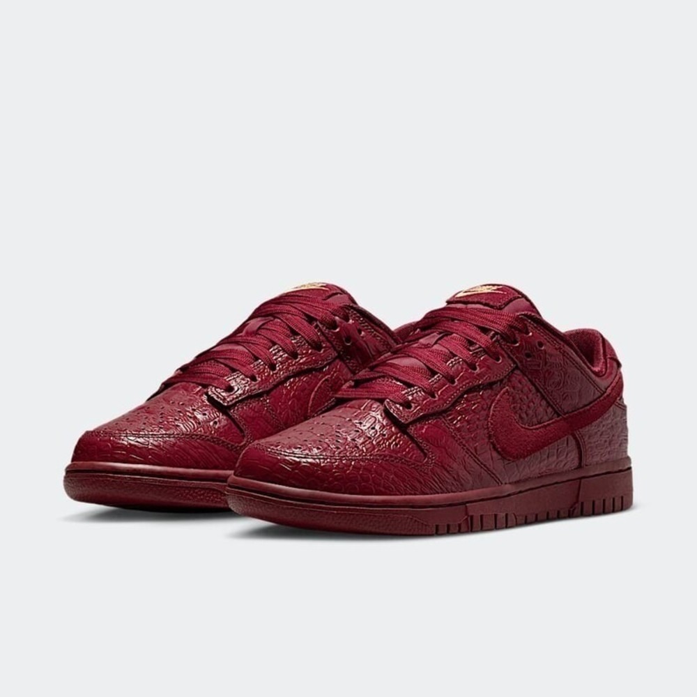 10W / 8.5M - [NEW] Women's Nike Dunk Low SS Shoes 'Red' HV4388-600 - Picture 3 of 6